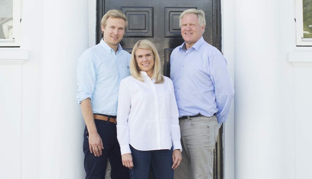 Bilde av de tre ansatte hos Brørby Eiendomsmegling As